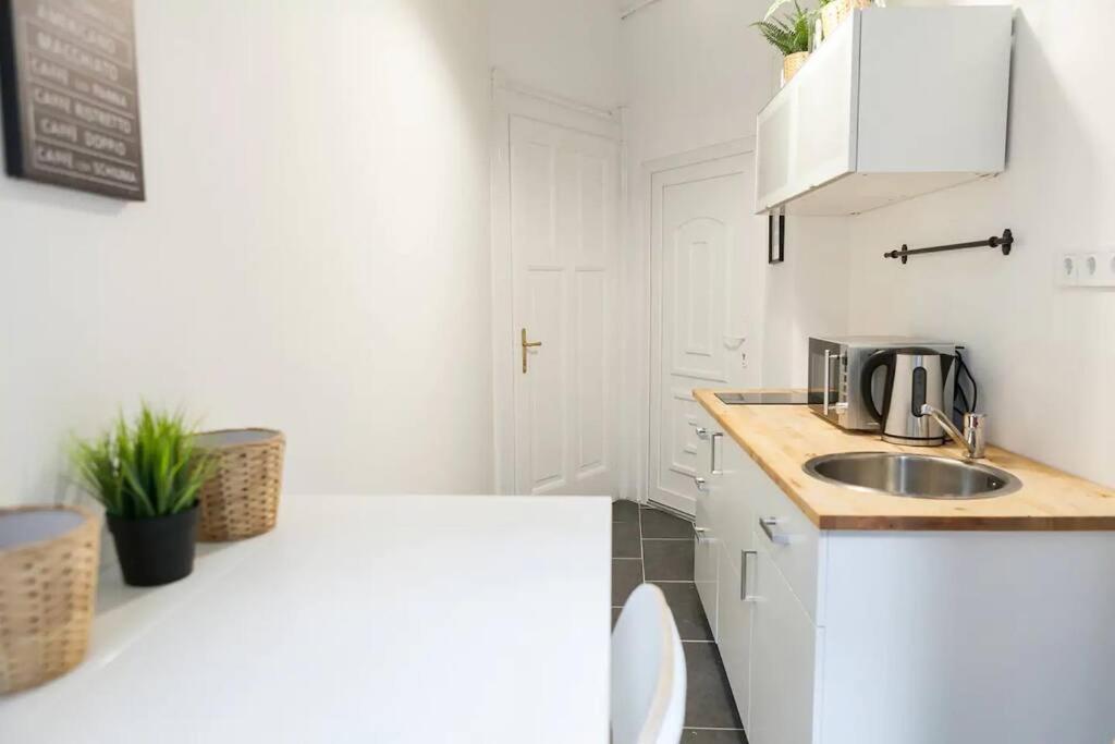 Central 30M2 A/C Apartment, 3 Min From Ny Cafe Budapeste Exterior foto