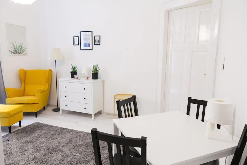 Central 30M2 A/C Apartment, 3 Min From Ny Cafe Budapeste Exterior foto